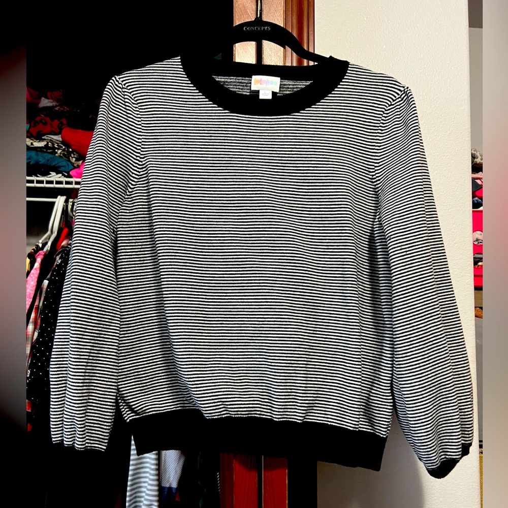 LULAROE Piper sweater